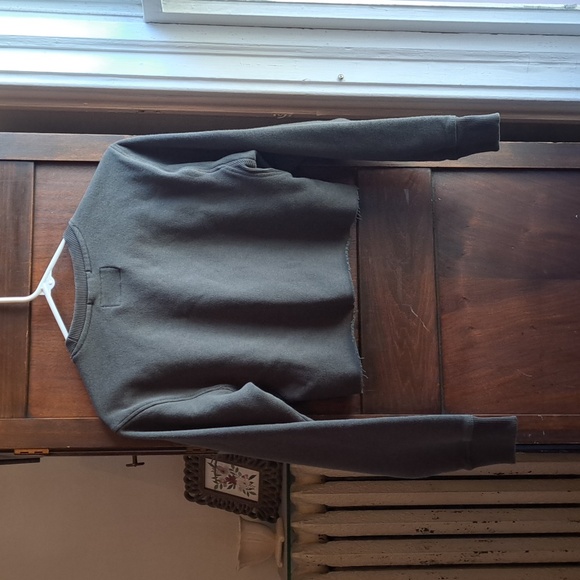 REI Cooperative size x small army green cutoff raw hem oversized sweatshirt - Picture 5 of 5